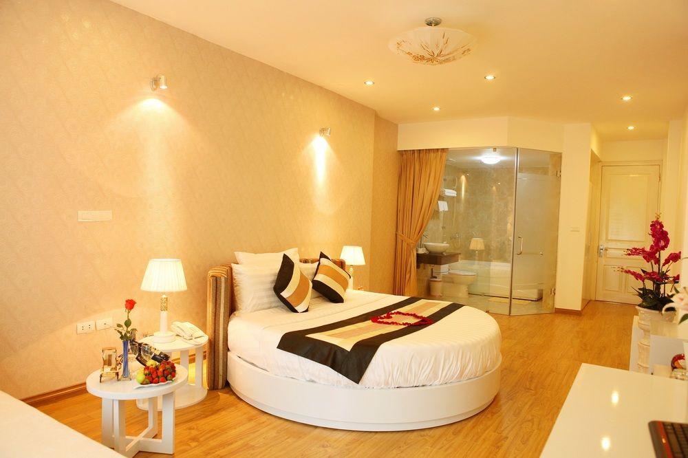 Splendid Star Suites Hotel Hanoi Room photo
